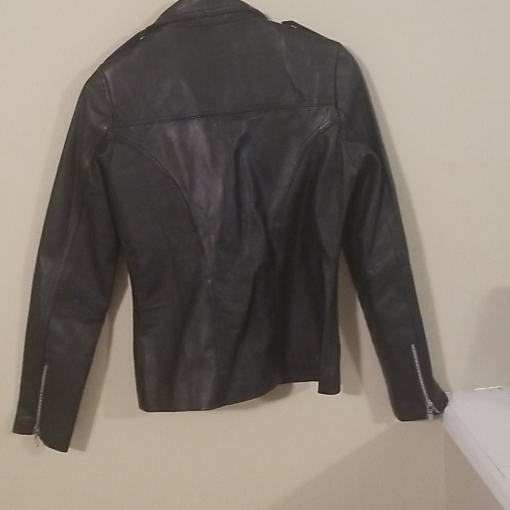 Leather jacket - Picture 2 of 3